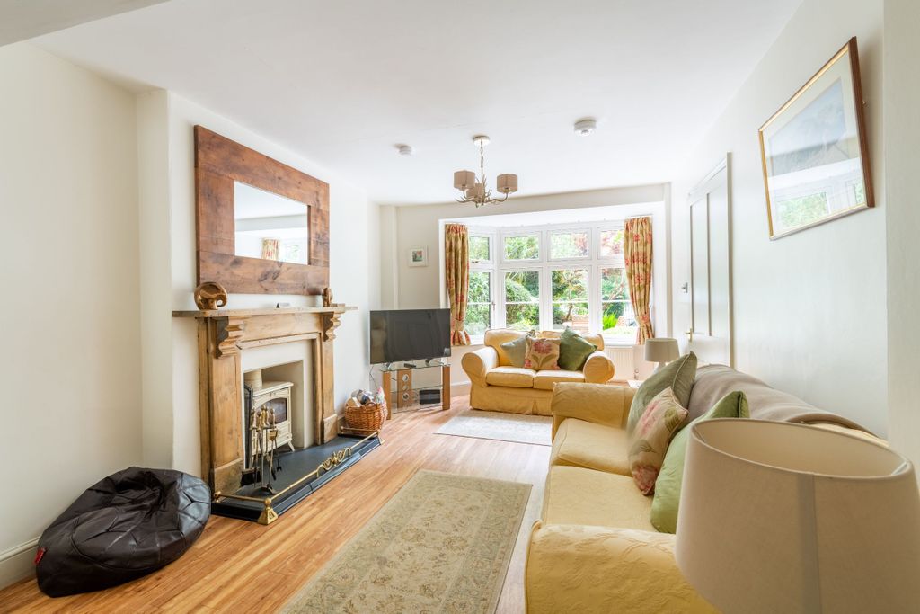Property photo 2 of 16