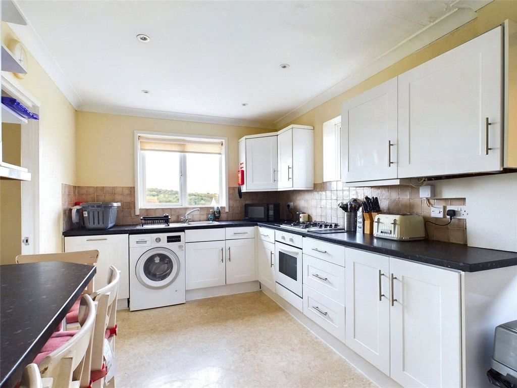 Property photo 2 of 8 Kitchen