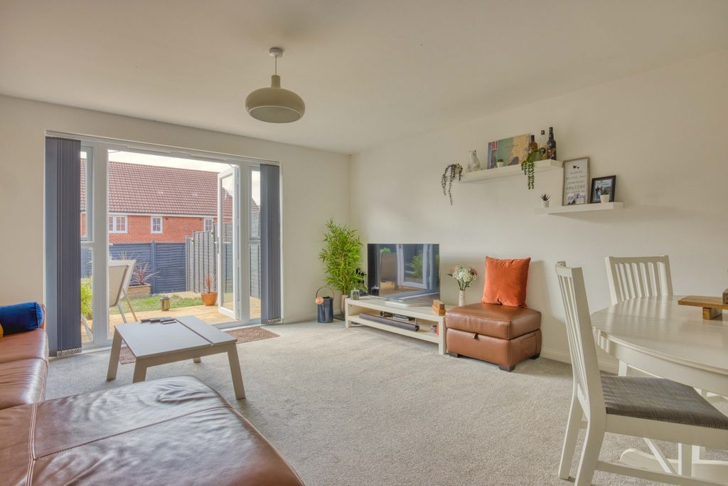 Property photo 3 of 23 Ewemove Taunton Cheddon Close (15)