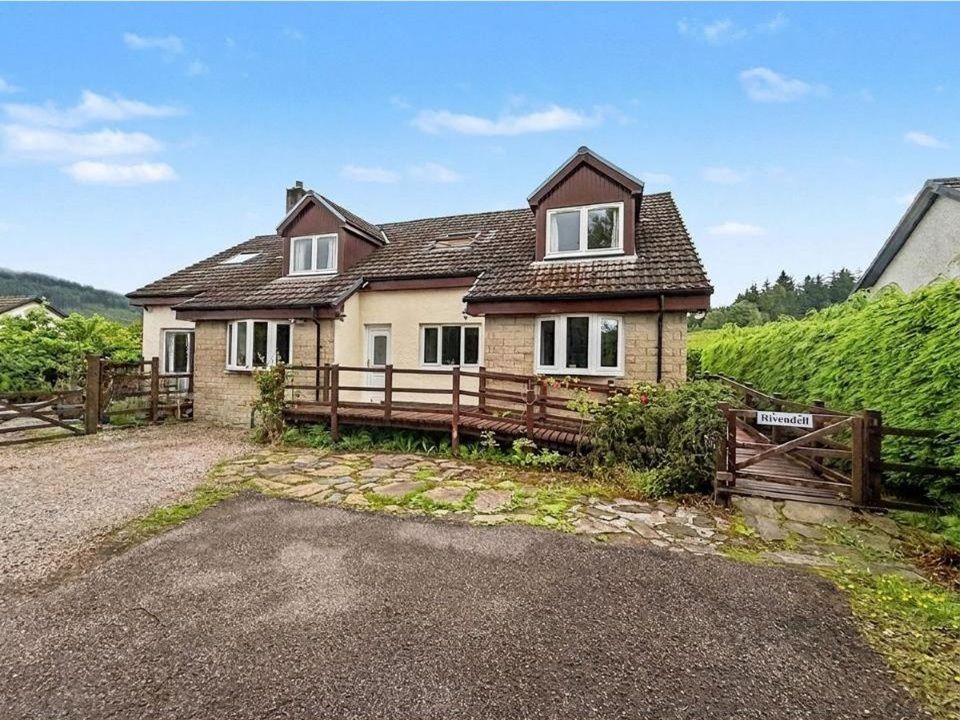 Property photo 2 of 46