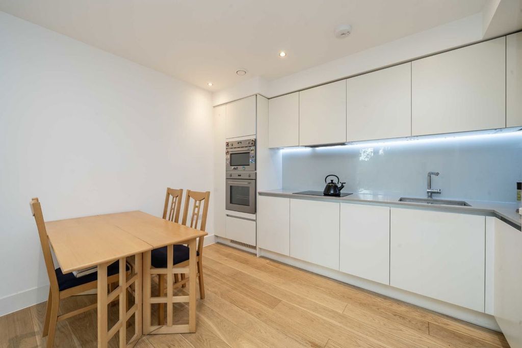 Property photo 3 of 5