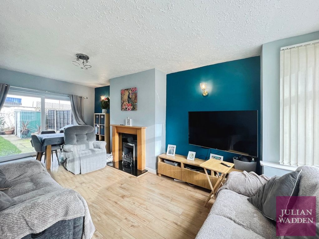 Property photo 3 of 12 Picture 3