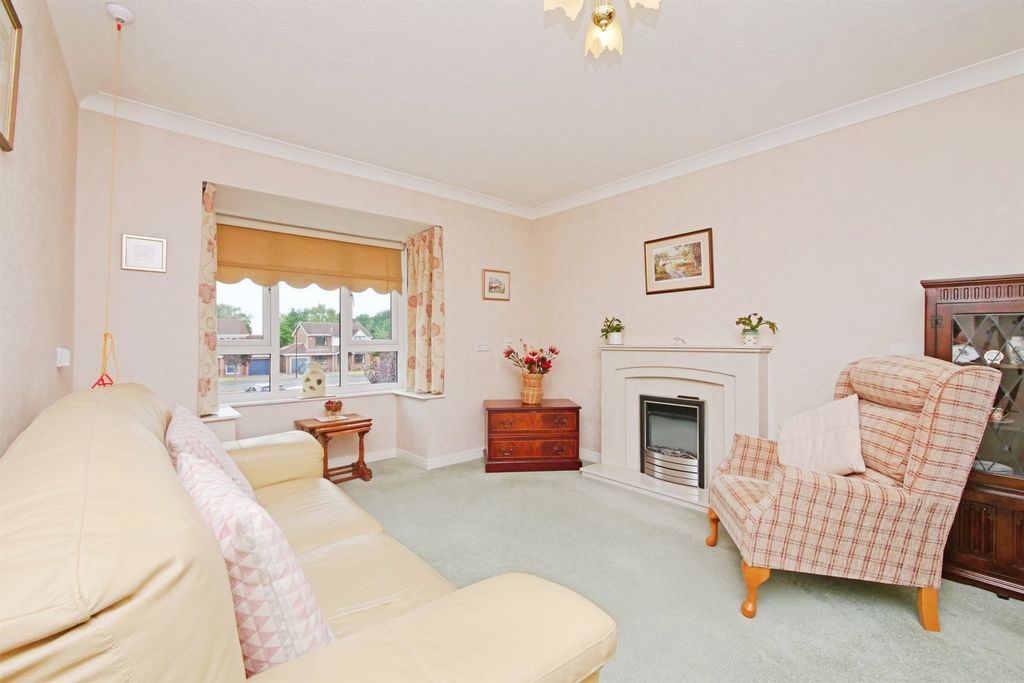 Property photo 2 of 17