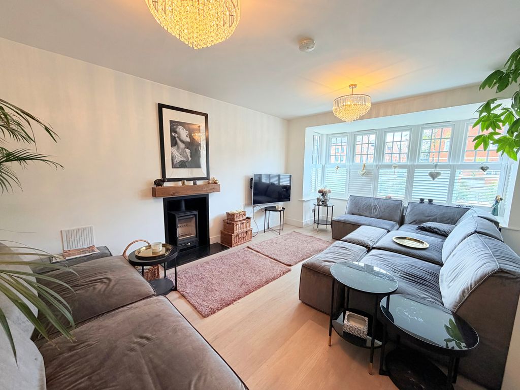 Property photo 2 of 17 Image