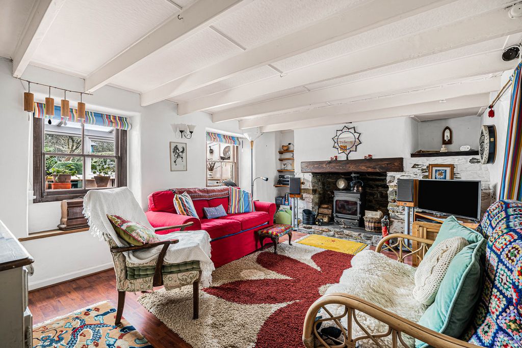 Property photo 3 of 17