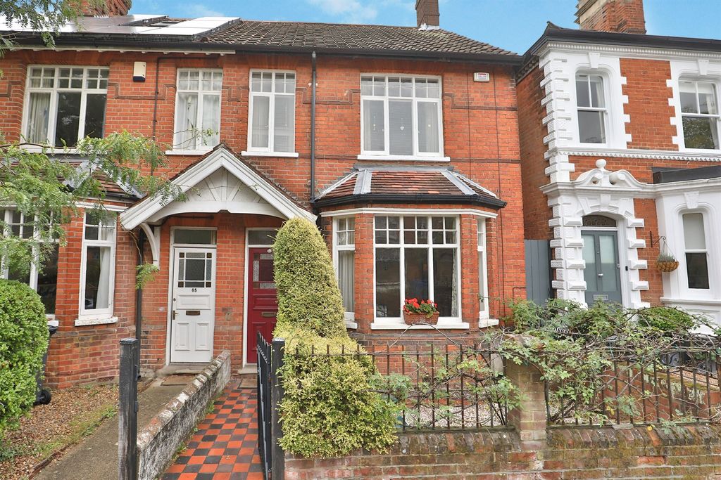Property photo 1 of 17