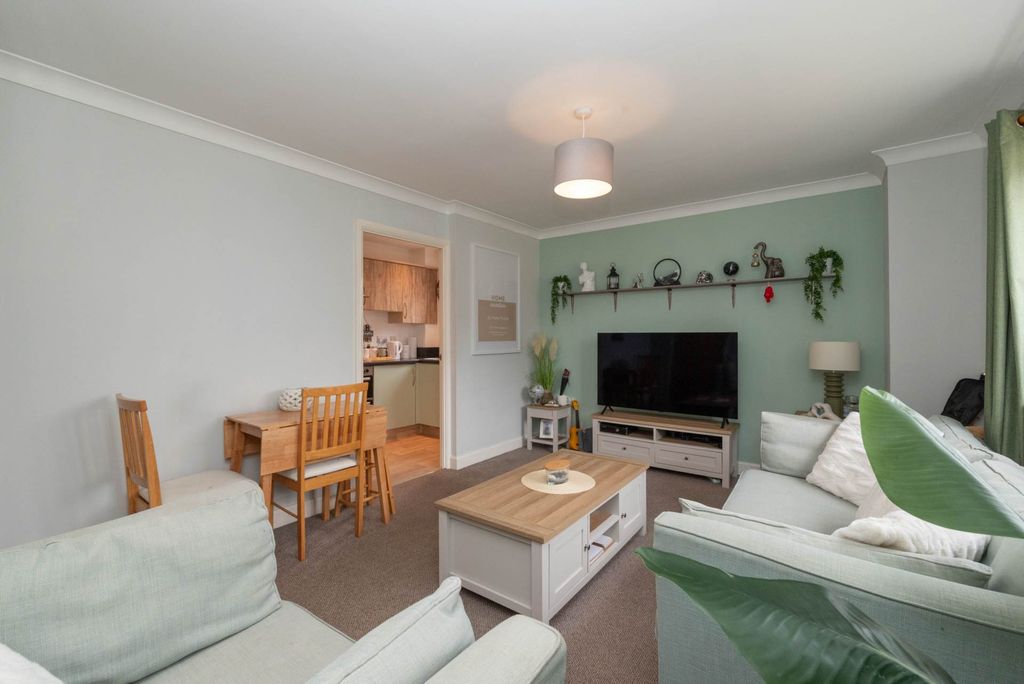 Property photo 3 of 8