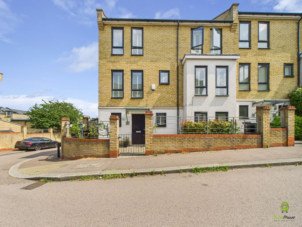 Property photo 1 of 15 Front Aspect James Hillier Ewemove Bexley And Dart