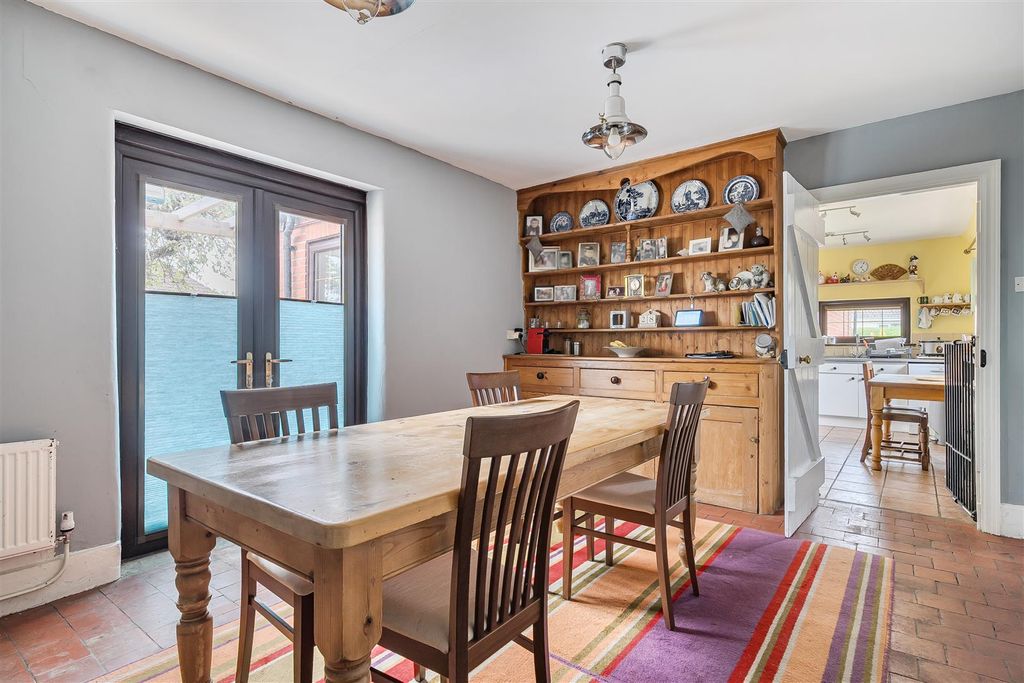 Property photo 3 of 20 1358410-2-68ee7A5Bd2742.Jpg