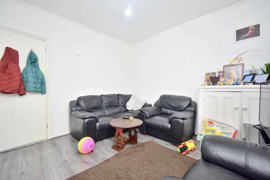Property photo 3 of 10 Gallery