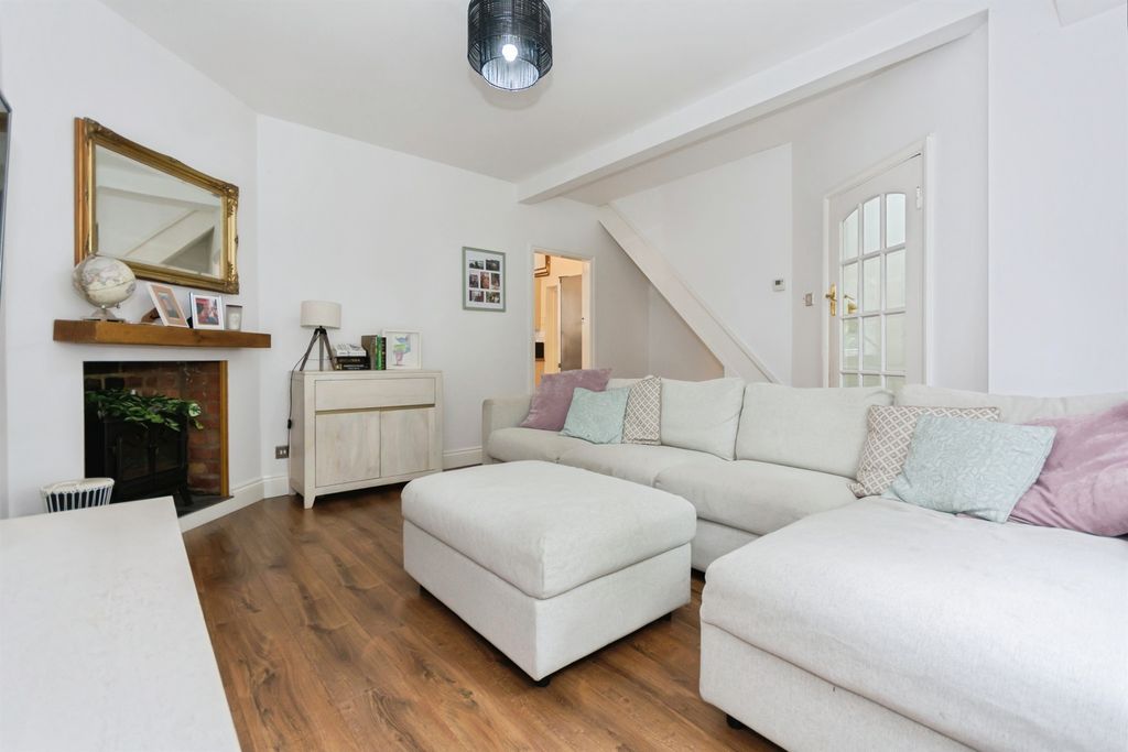 Property photo 3 of 17