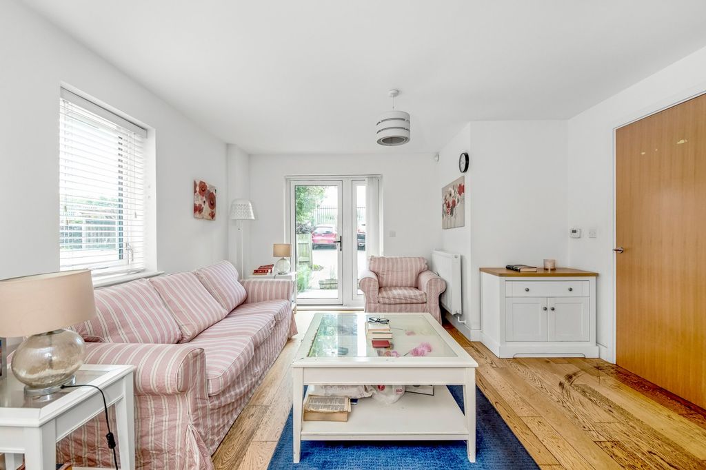 Property photo 2 of 4 Picture No. 27