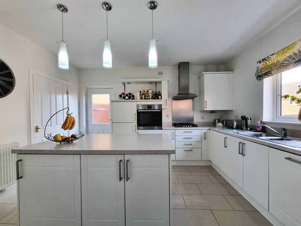 Property photo 3 of 39