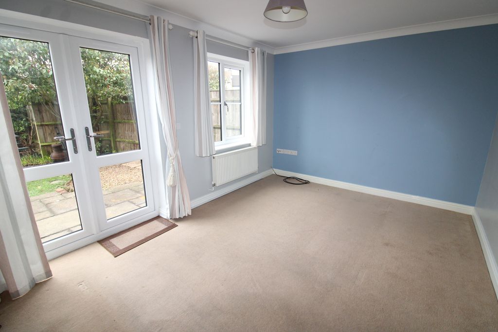 Property photo 3 of 7 Lounge