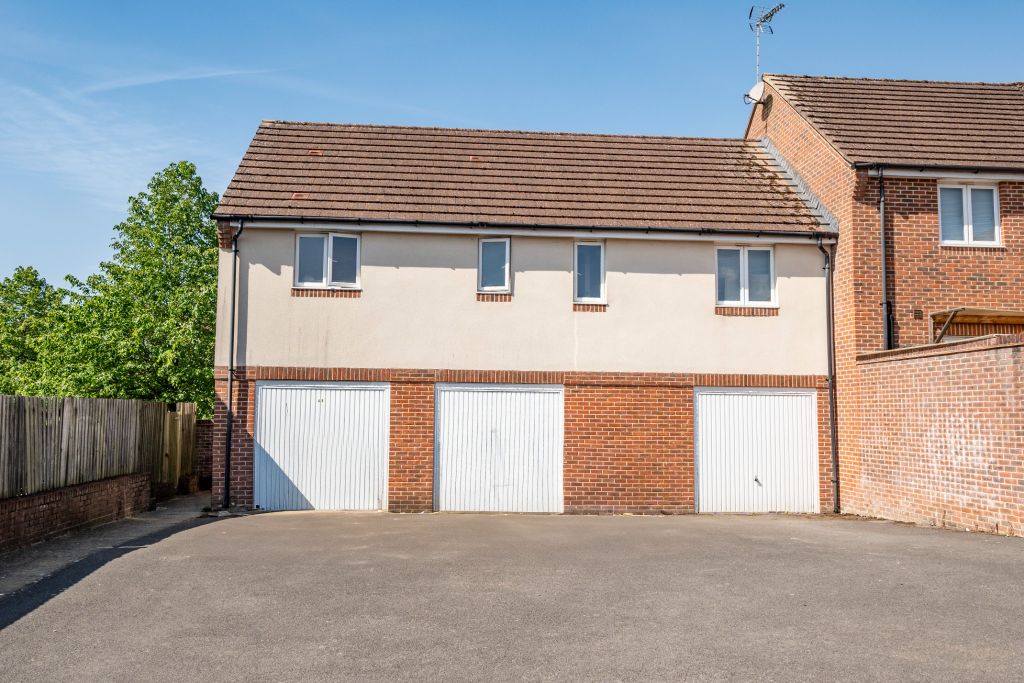 Property photo 2 of 21