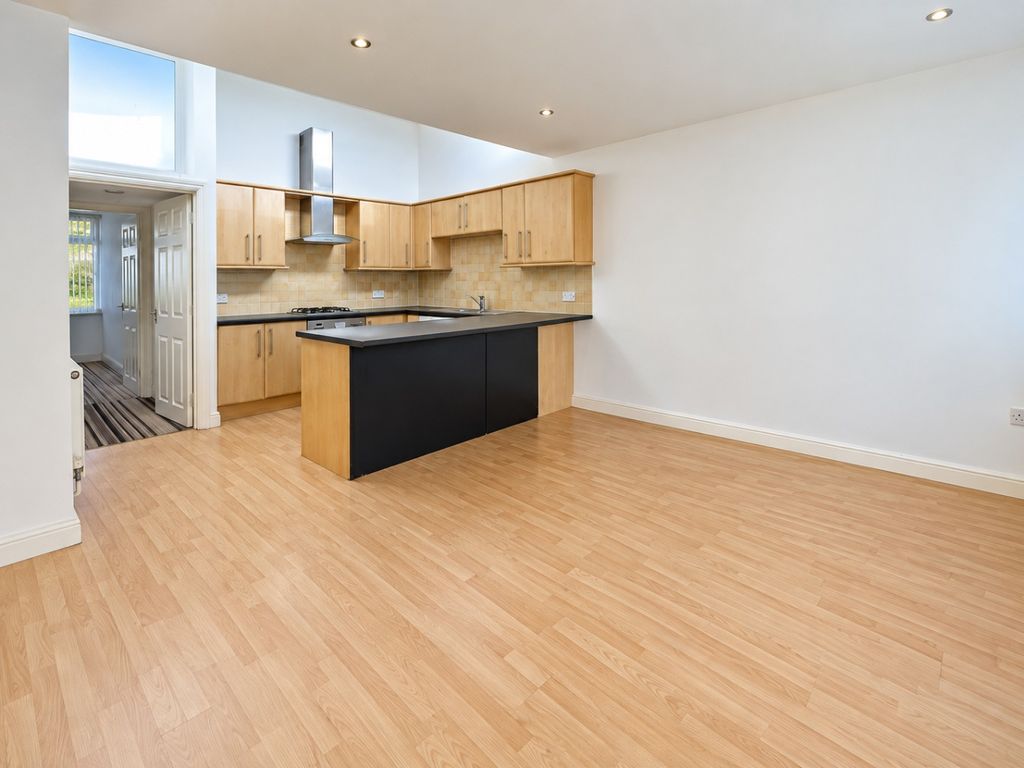 Property photo 2 of 7 5587831