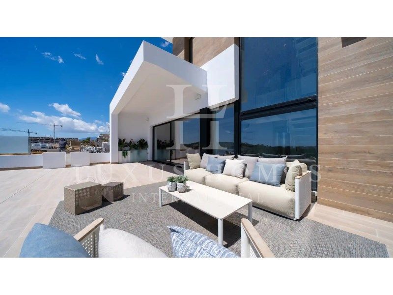 Property photo 3 of 12