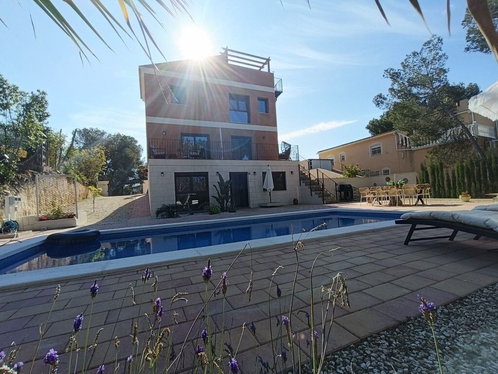 Property photo 3 of 50