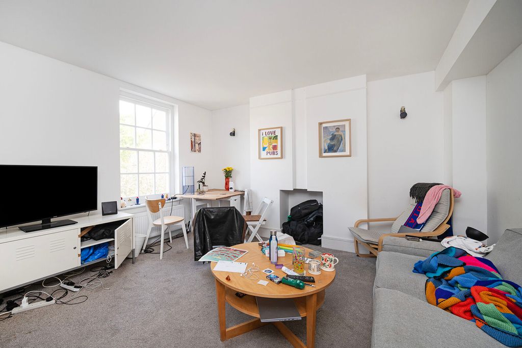 Property photo 2 of 7