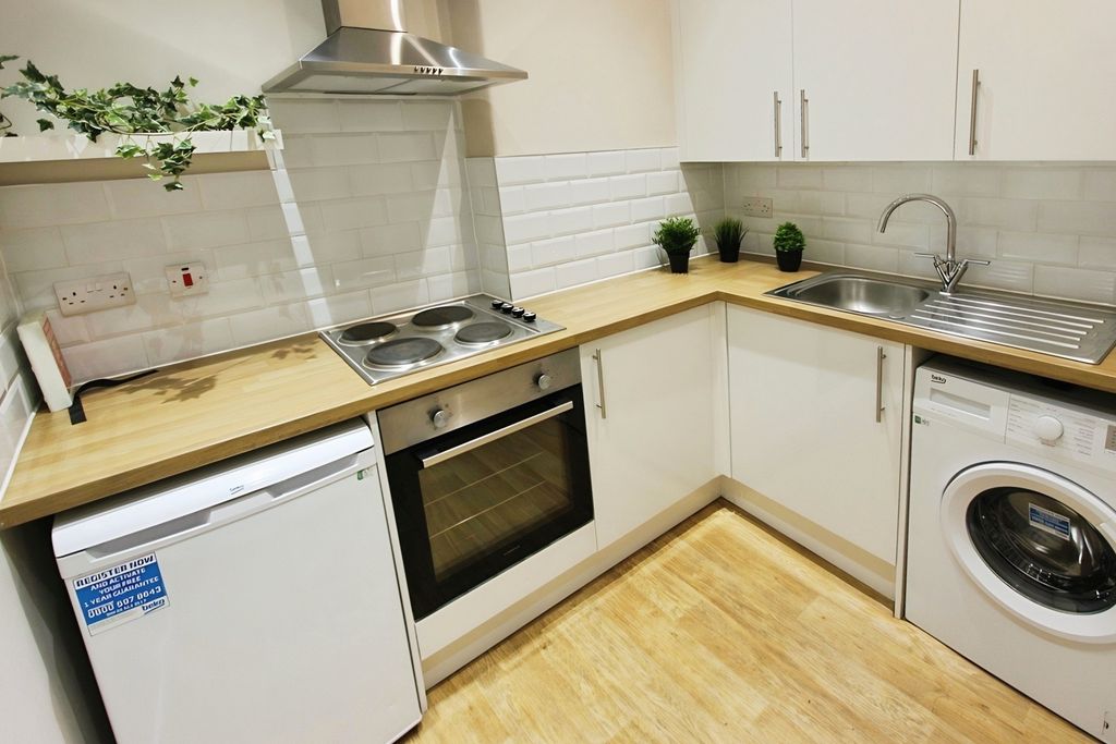Property photo 3 of 5 Kitchen