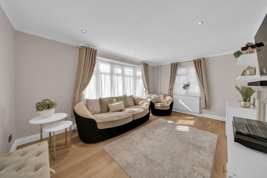 Property photo 3 of 17 Reception Room