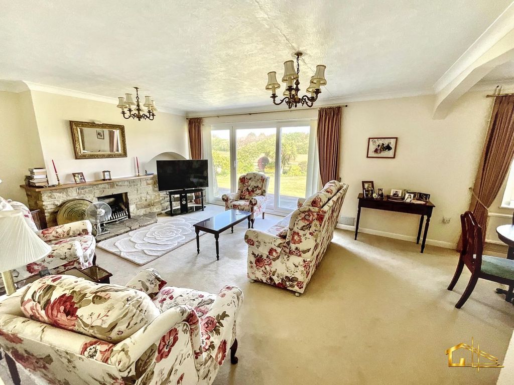 Property photo 3 of 24
