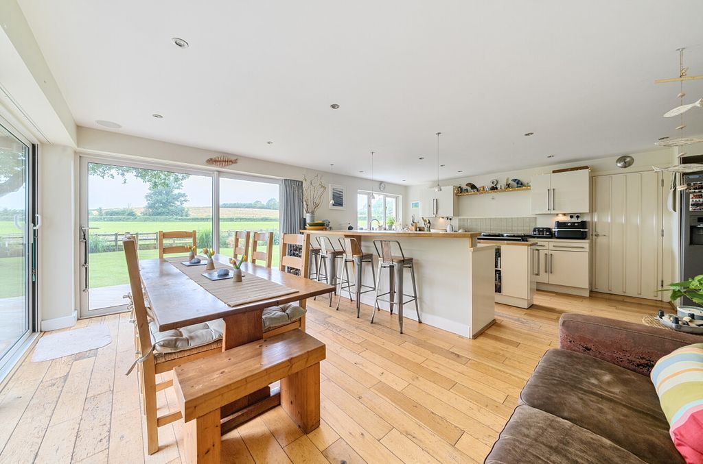 Property photo 2 of 10 Kitchen/Dining Room