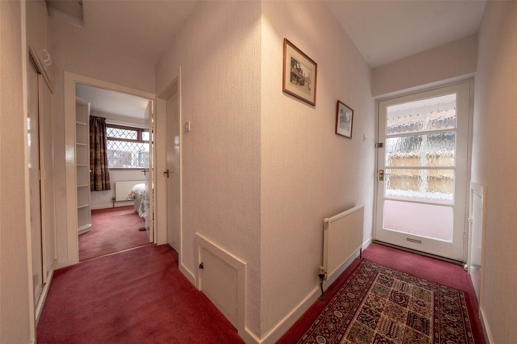 Property photo 3 of 18 Hallway