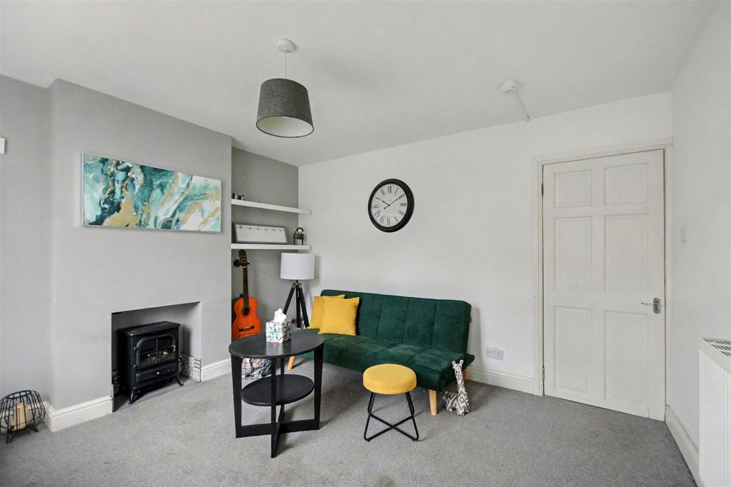 Property photo 3 of 15 Lounge_1.Jpeg