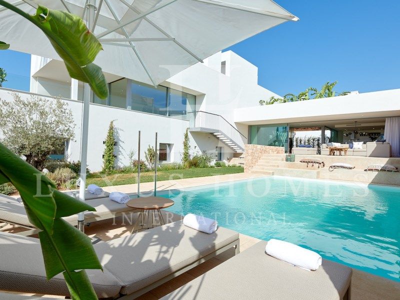 Property photo 2 of 26