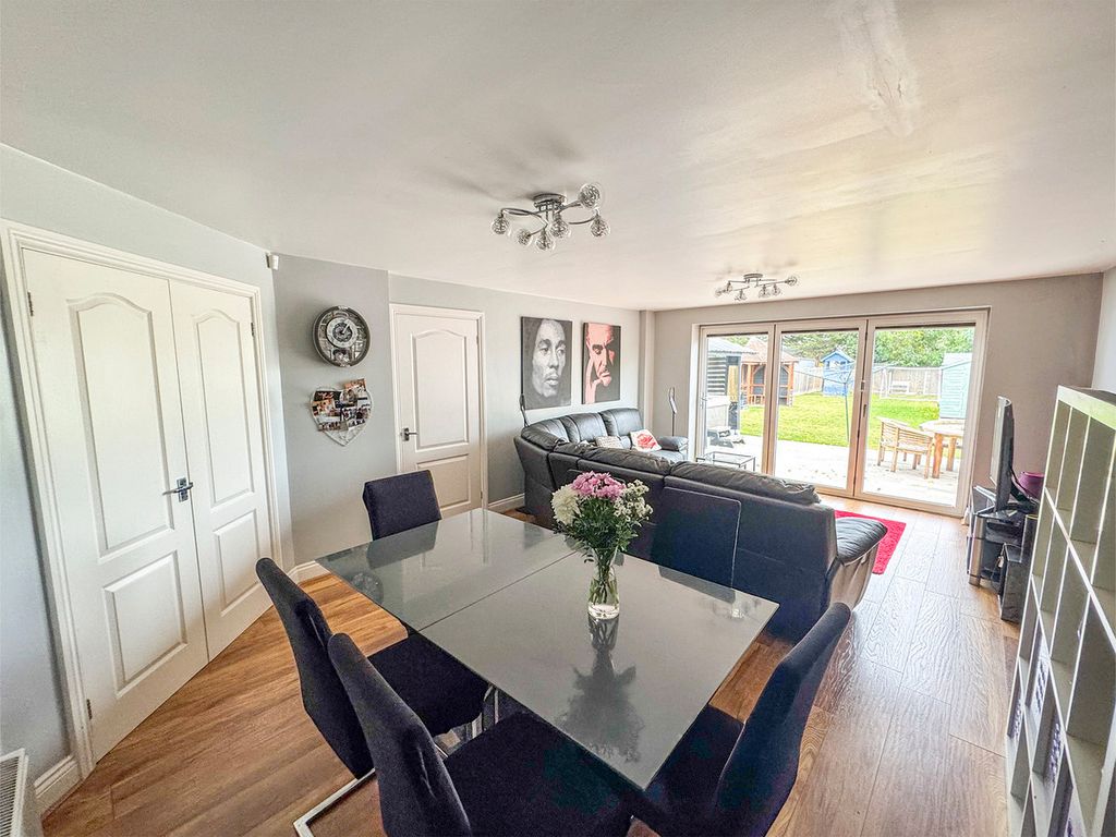 Property photo 3 of 25