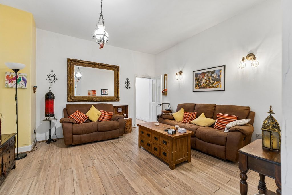 Property photo 3 of 13 Picture No. 06