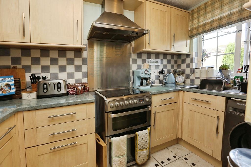 Property photo 3 of 14 Photo