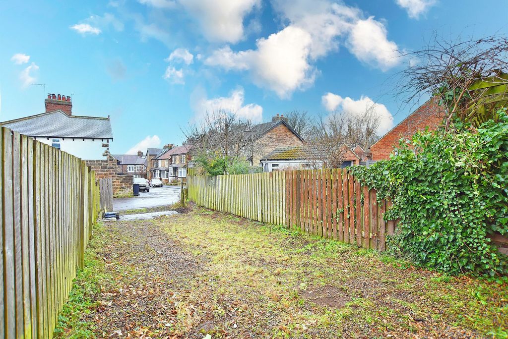 Property photo 2 of 11