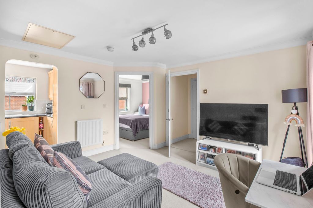 Property photo 3 of 8