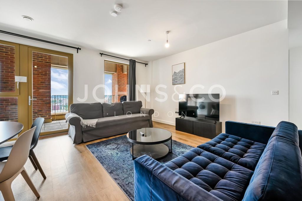 Property photo 2 of 19