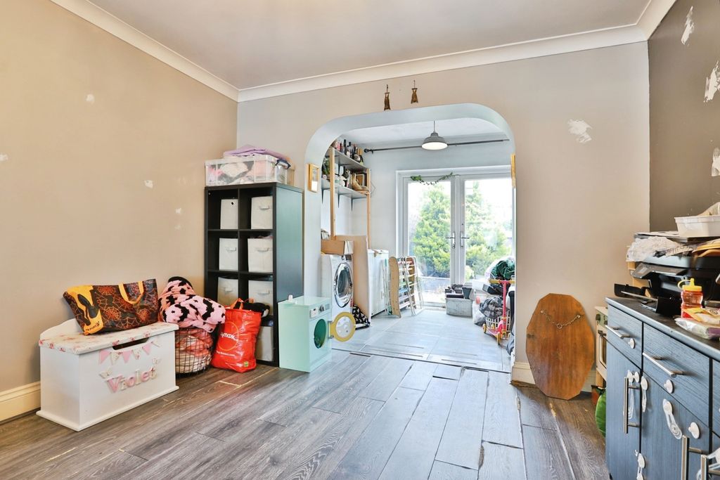 Property photo 3 of 14 Pbox-Img.Jpg