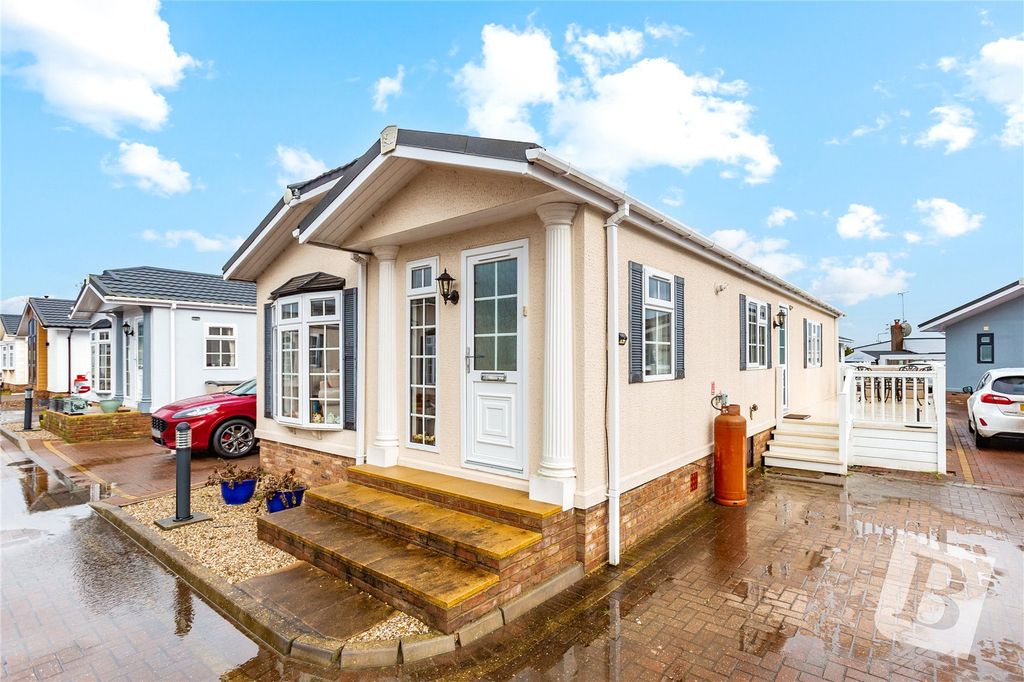 Property photo 2 of 16 Exterior