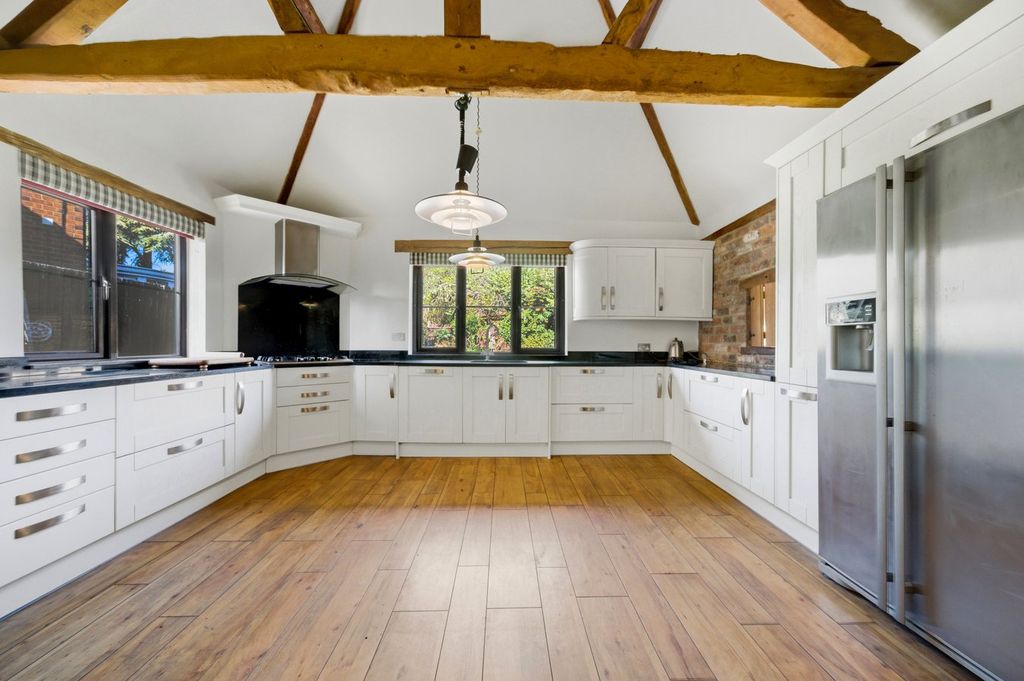 Property photo 3 of 21