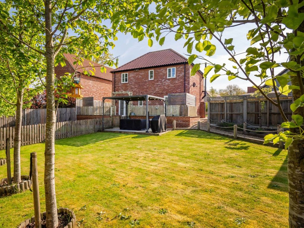 Property photo 1 of 34