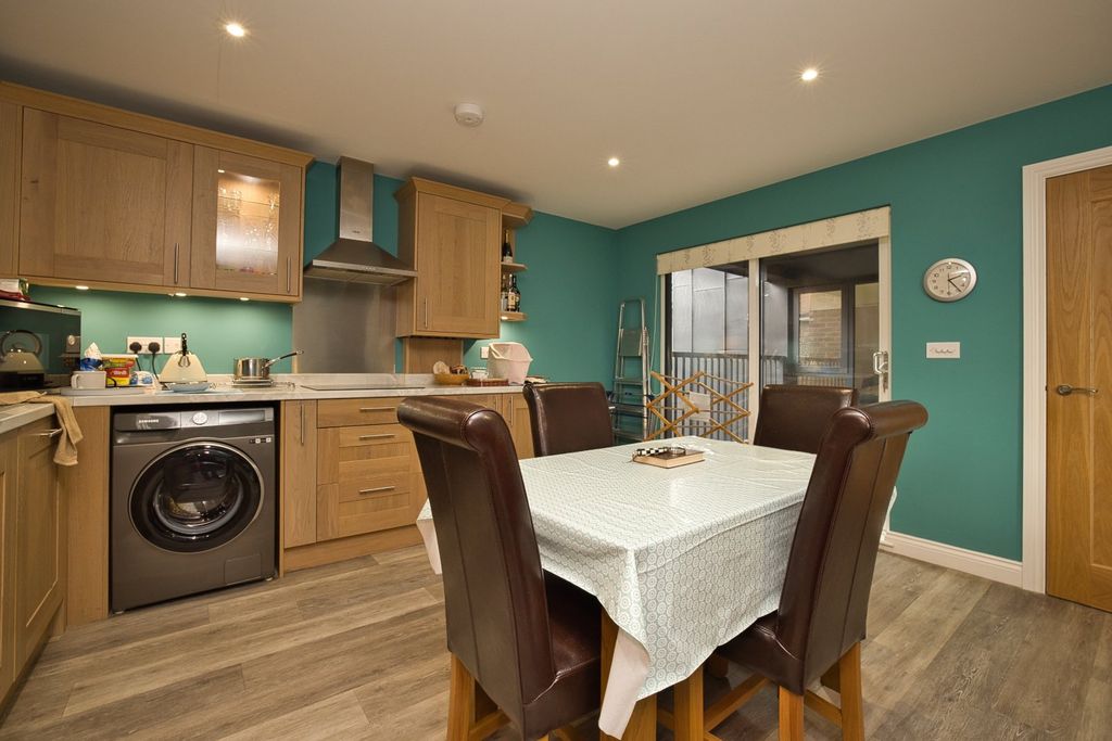 Property photo 3 of 11 Picture 3