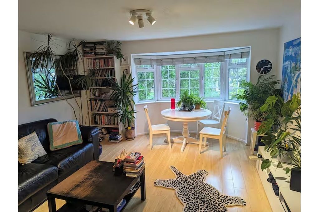 Property photo 2 of 8 Living Room