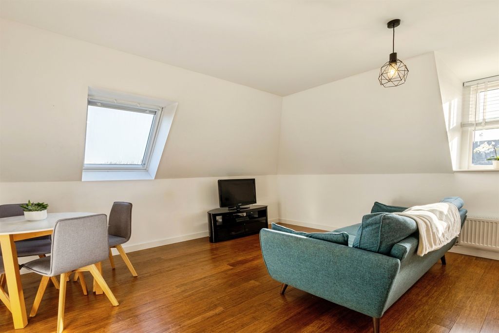 Property photo 2 of 30