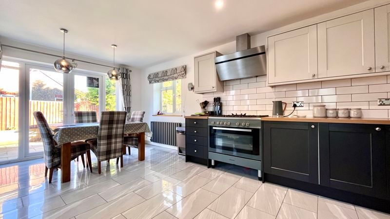 Property photo 3 of 20 Kitchen/Dining Area