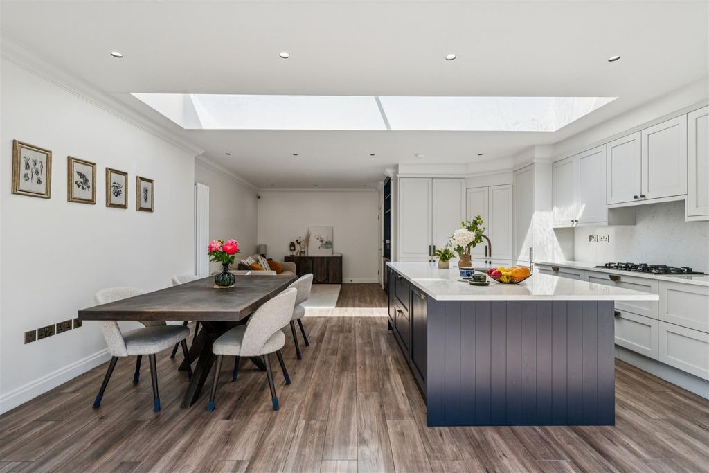 Property photo 3 of 16 For Sale - Wendell Road, W4