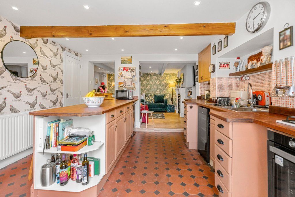 Property photo 2 of 24