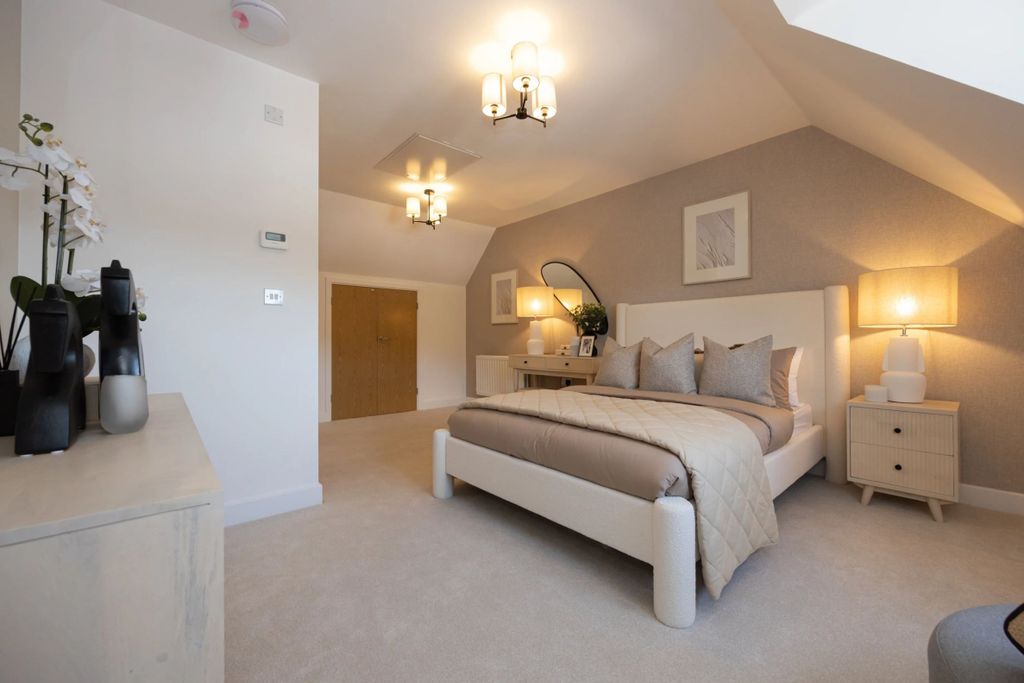 Property photo 1 of 12 Master Bedroom