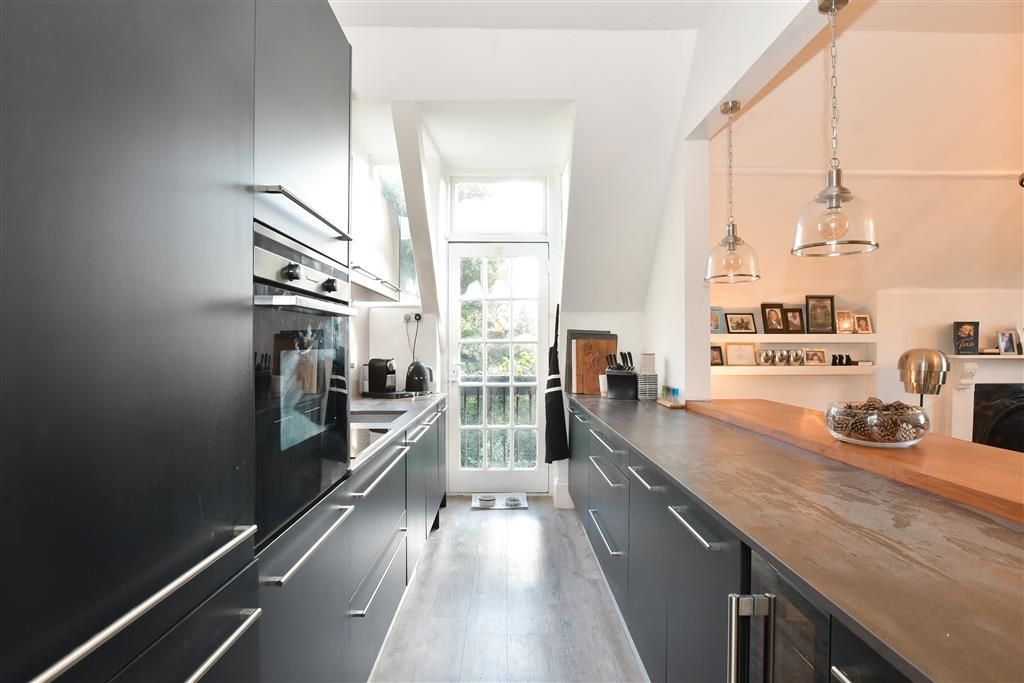 Property photo 3 of 13 Kitchen