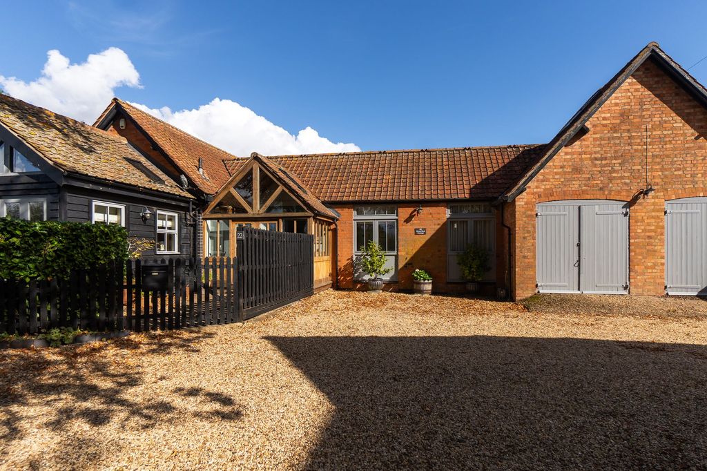 Property photo 1 of 33