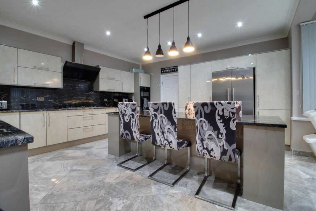 Property photo 2 of 23 Img_7907-Img_7909